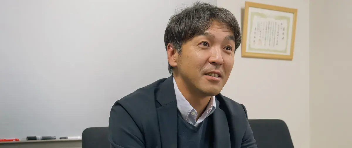 森社長がインタビューに答える様子